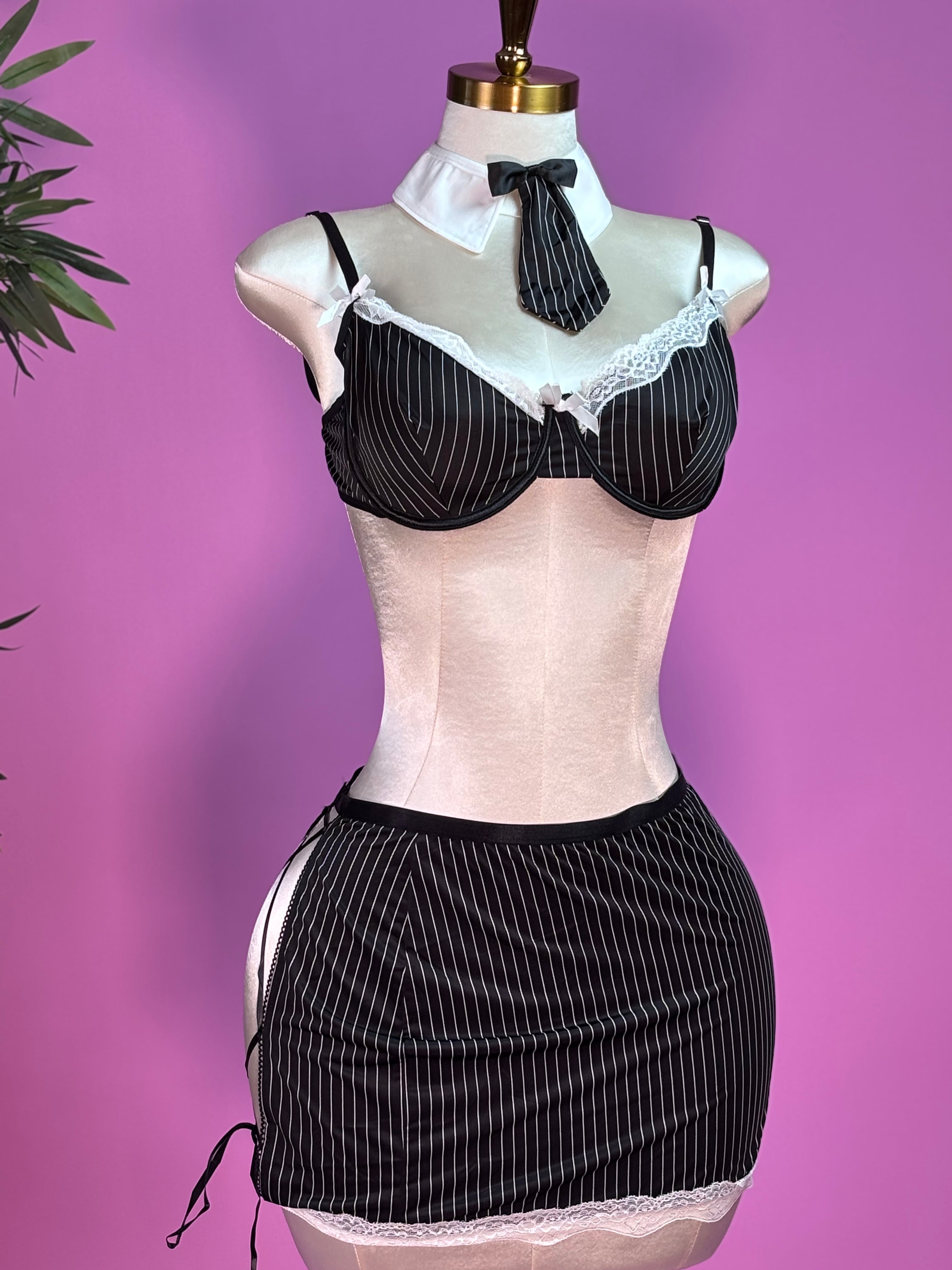 Glamour secretary